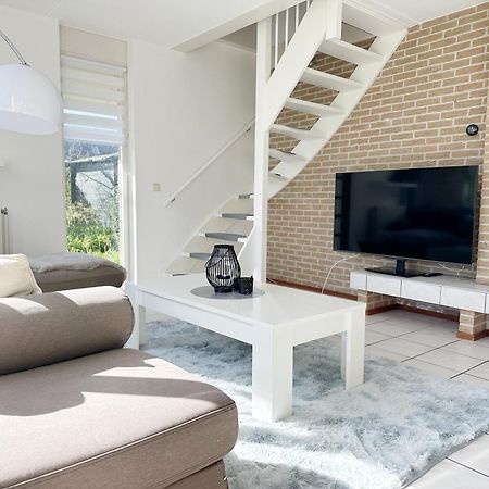 Bungalow 36 Op Recreatiepark De Wielen Sint Maarten Exteriör bild