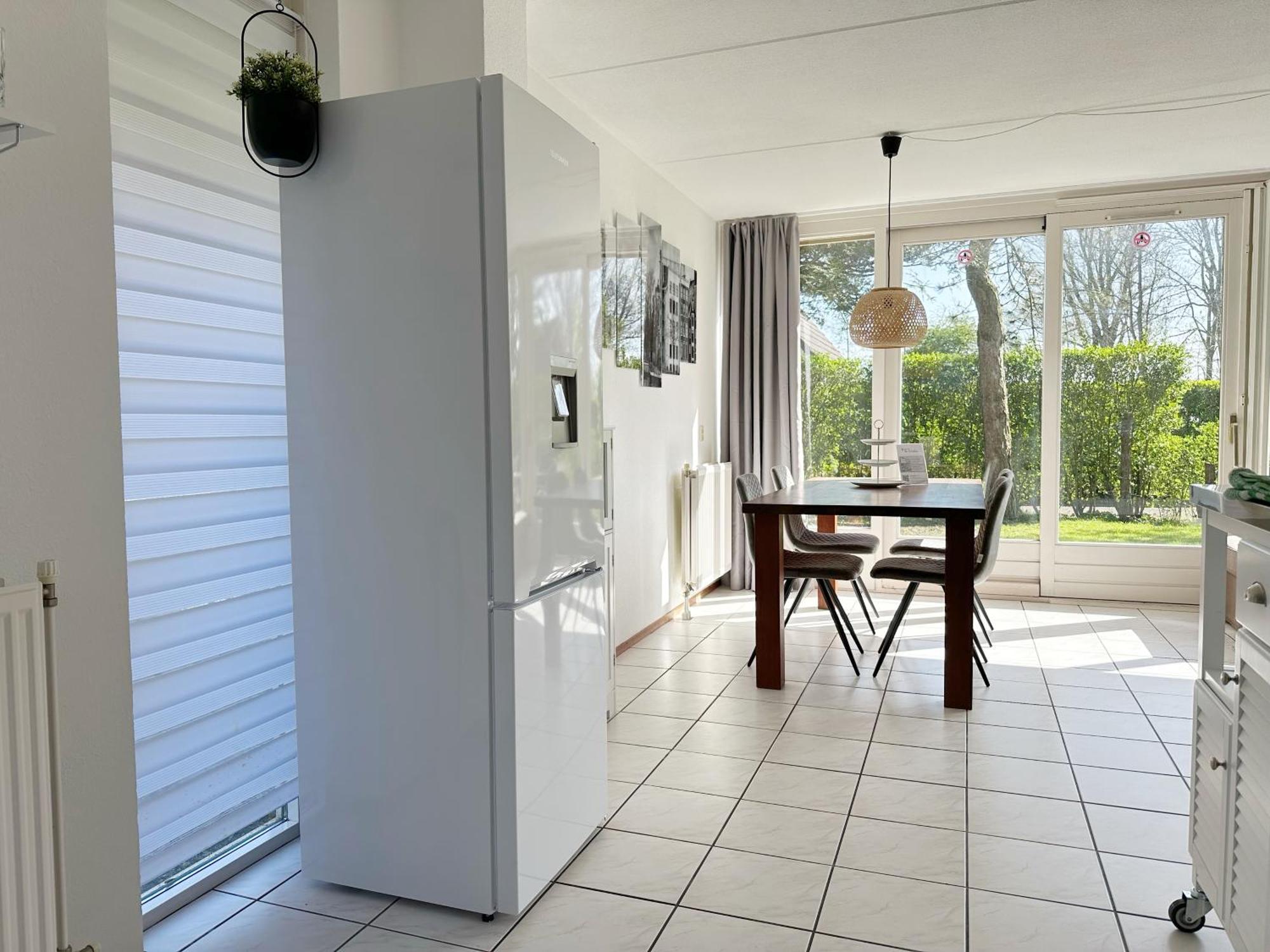 Bungalow 36 Op Recreatiepark De Wielen Sint Maarten Exteriör bild
